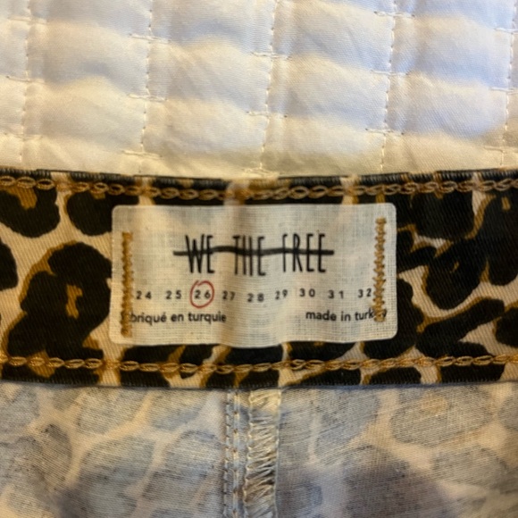 WE THE FREE Leopard pant size 26 - Picture 3 of 4
